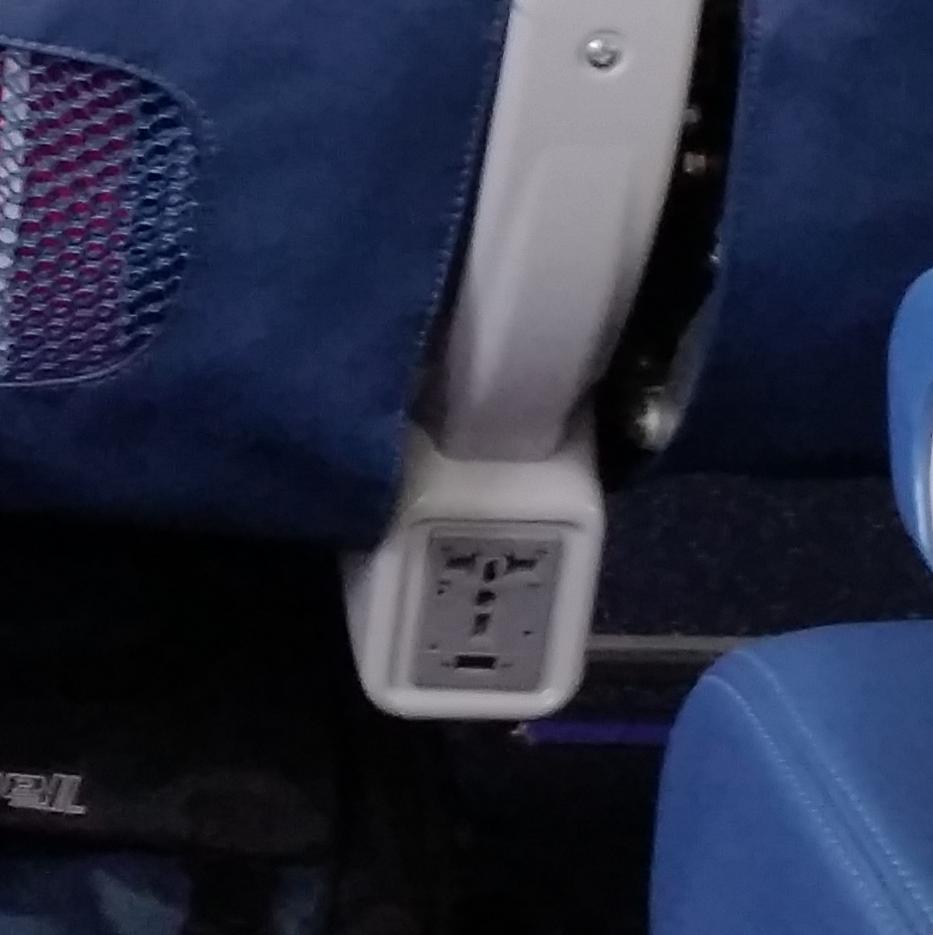 Where Is The Power Outlet On United Flights? Discover In-Flight Charging Now!